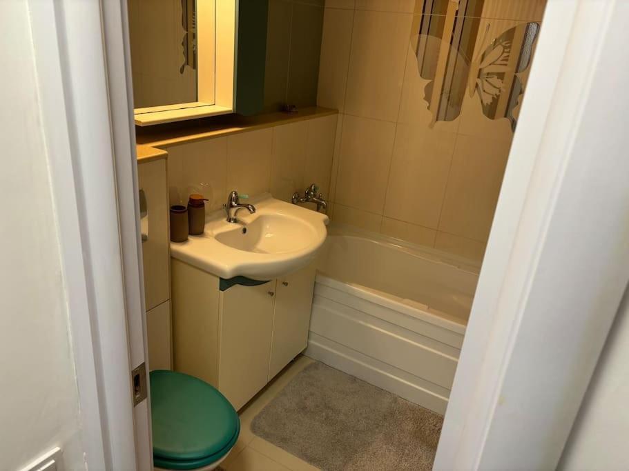 3 Camere Decomandat Bukarest Exteriör bild